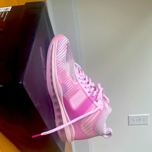 Lebron X LE ICON QS in pink size 9.5